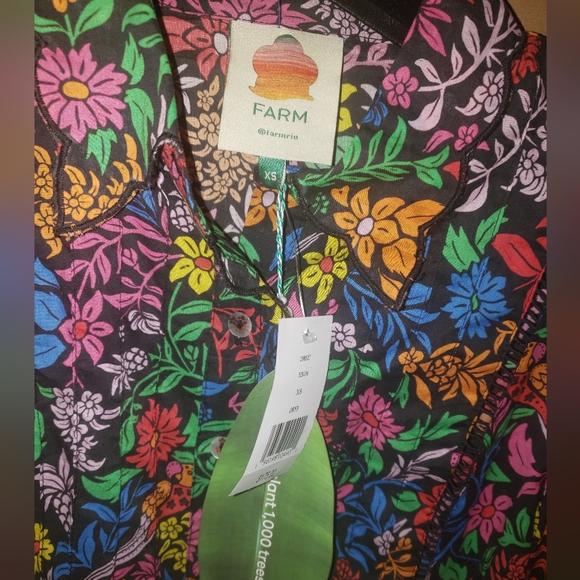 NEW Farm Rio floral button down shirt - Picture 6 of 7